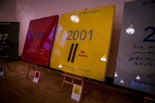 Laden Sie das Bild in den Galerie-Viewer, 2001