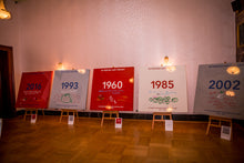 Laden Sie das Bild in den Galerie-Viewer, 2002